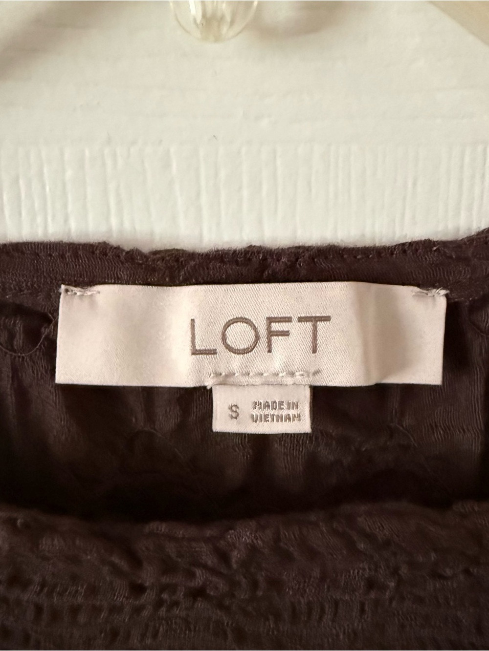 LOFT Textured Ruffled Tank Top - Like New - Picture 4 of 6